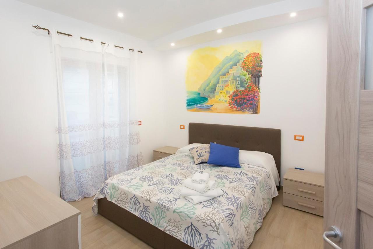 Casa Vacanze La Via Delle Stelle อาเจโรลา ภายนอก รูปภาพ