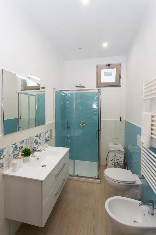Casa Vacanze La Via Delle Stelle อาเจโรลา ภายนอก รูปภาพ
