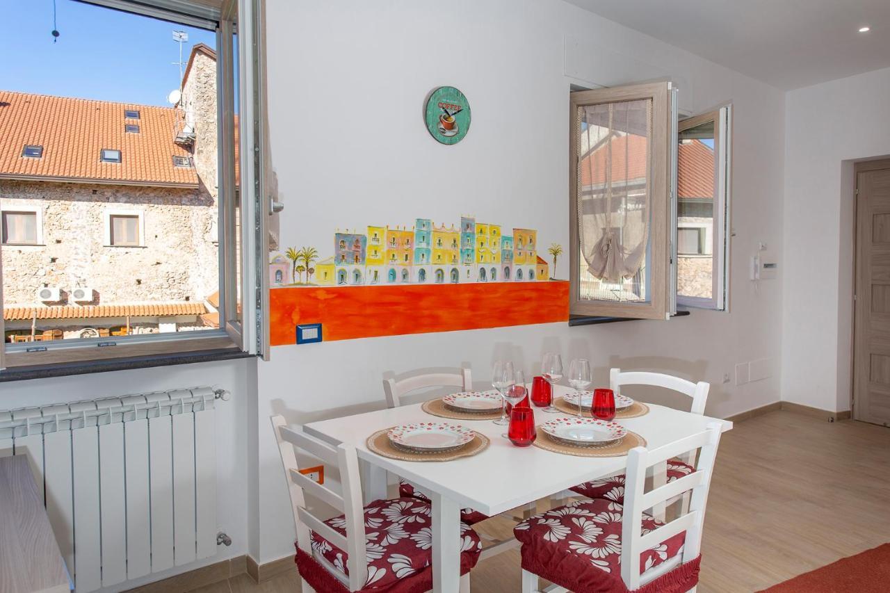 Casa Vacanze La Via Delle Stelle อาเจโรลา ภายนอก รูปภาพ